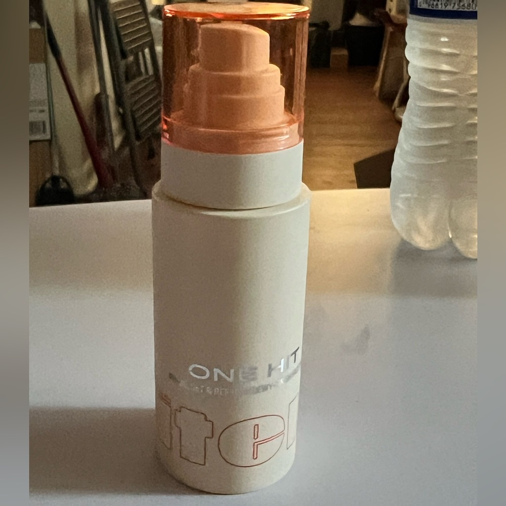 Item Beauty by Addison Rae setting spray